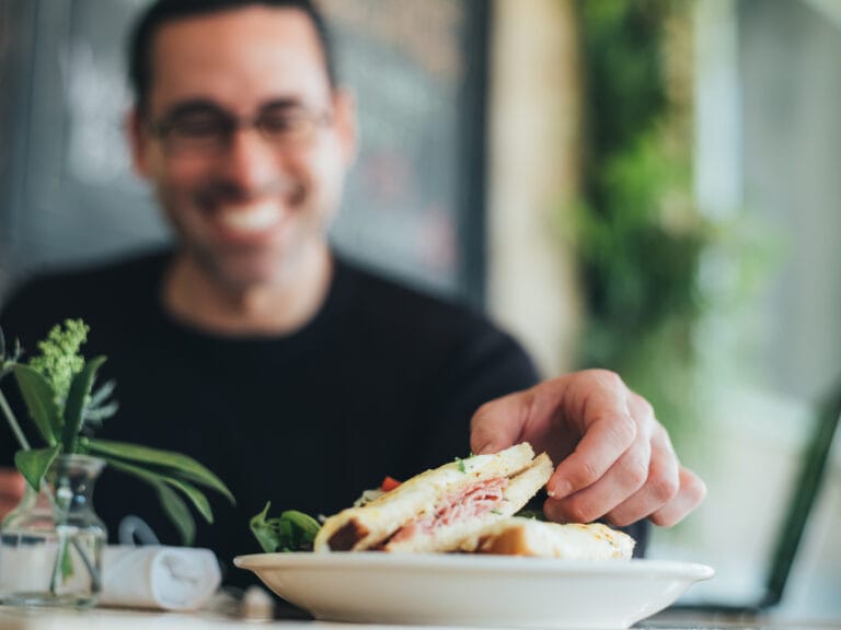 Asset Sale vs Share Sale: What Every Toronto Restaurant for Sale Buyer Needs to Know